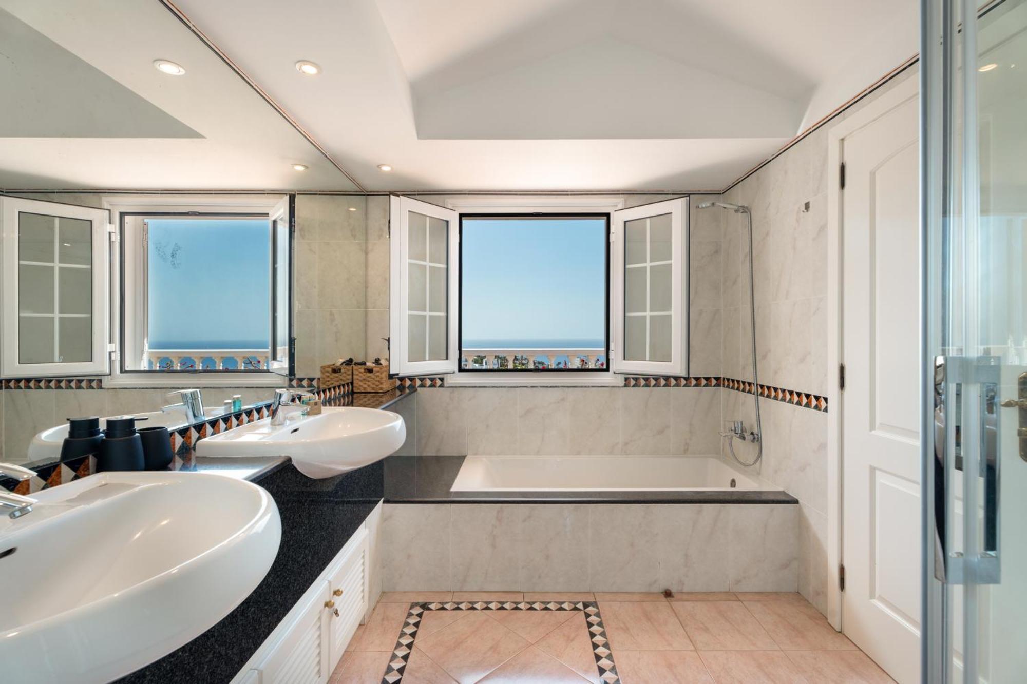 Marbella-private Heated Pool And Breathtaking View *